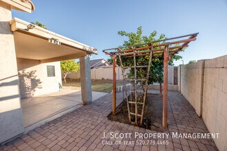 6677 W Acapulco Ln in Glendale, AZ - Building Photo - Building Photo