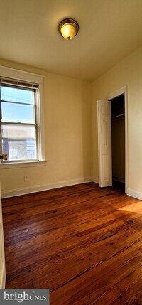 528 Benner St photo'