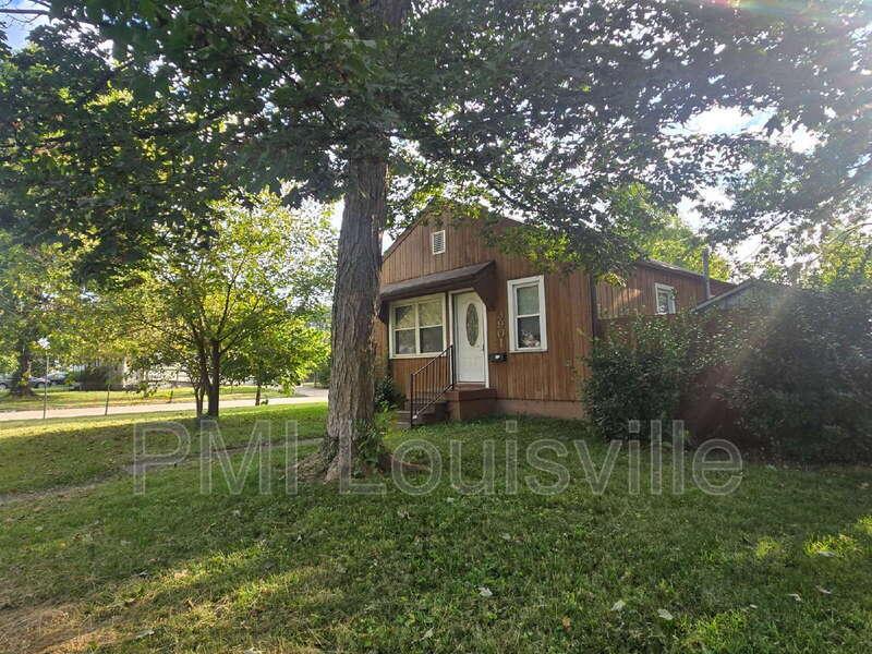 3901 Peachtree Ave in Louisville, KY - Building Photo