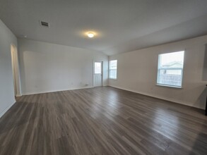 6403 Hoffman Pln in San Antonio, TX - Building Photo - Building Photo