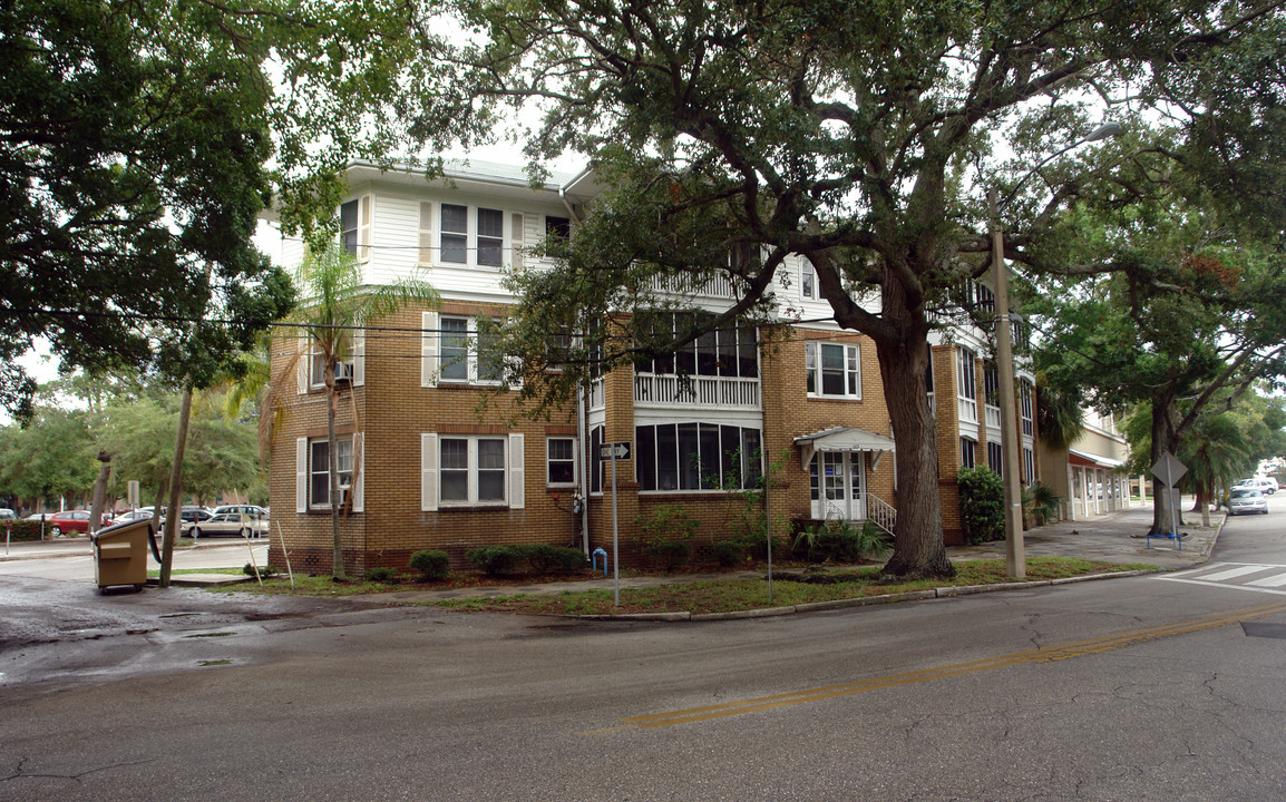 Connecticut in St. Petersburg, FL - Building Photo