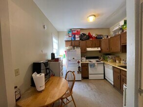 23 Maple St, Unit 23 Maple street in Watertown, MA - Foto de edificio - Building Photo