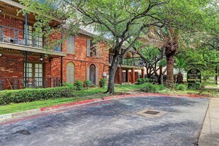 11550 Chimney Rock Rd, Unit 167 in Houston, TX - Building Photo