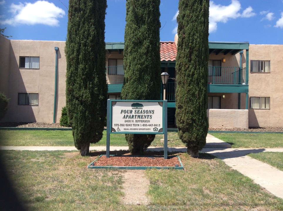 Four Seasons Apartments in Hobbs, NM - Building Photo