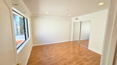1043 Thompson Ave in Glendale, CA - Building Photo - Building Photo