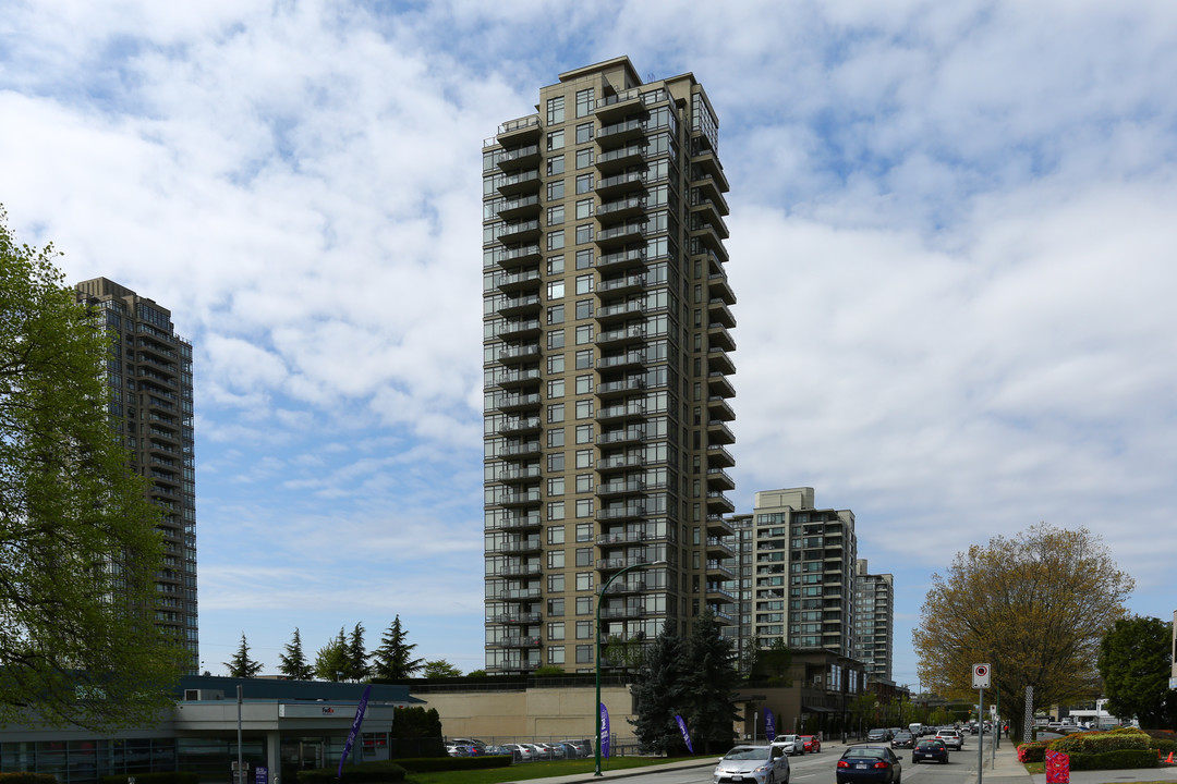 OMA 2 in Burnaby, BC - Building Photo