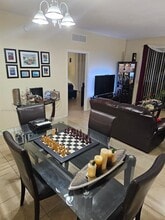 8440 SW 8th St in Miami, FL - Building Photo - Building Photo