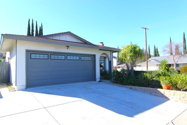 5604 Bloomfield St in Simi Valley, CA - Building Photo - Building Photo