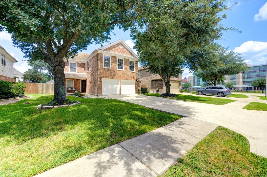 2115 Sherbrook Park Ln in Katy, TX - Foto de edificio