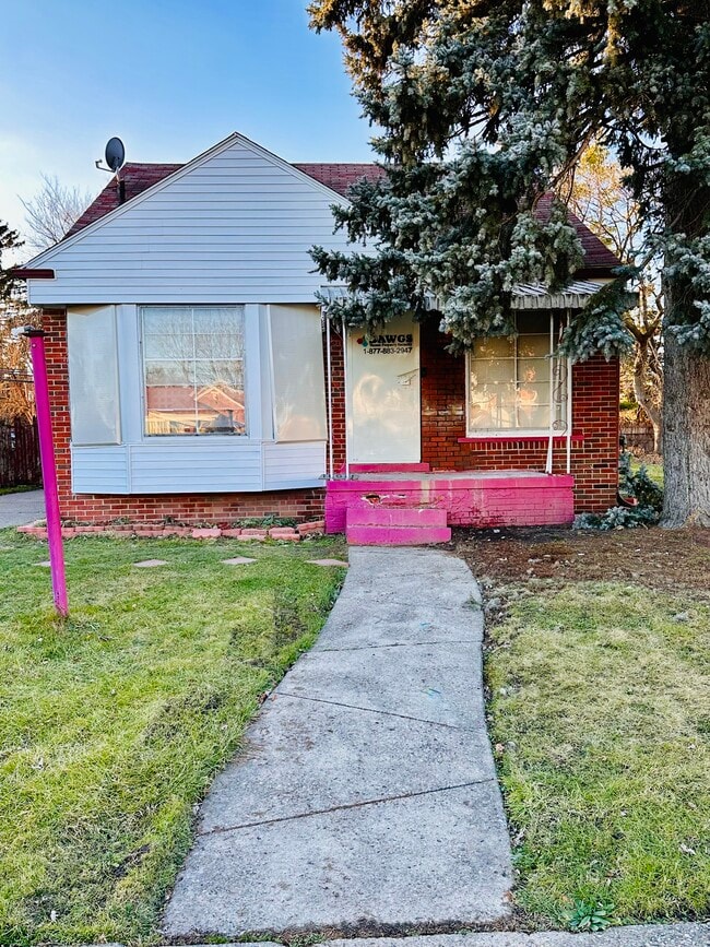 property at 18071 Albion Ave