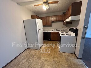 2080 W Washington St in Springfield, IL - Building Photo - Building Photo