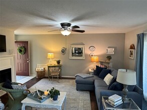 2535 Wedglea Dr in Dallas, TX - Building Photo - Building Photo