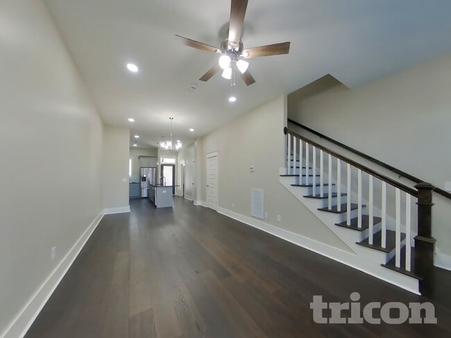 6813 Charlotte Pike in Nashville, TN - Building Photo - Building Photo