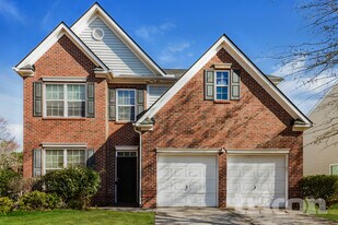 203 Silver Arrow Cir in Austell, GA - Building Photo