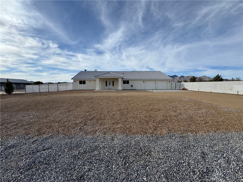 5420 N Blagg Rd in Pahrump, NV - Building Photo