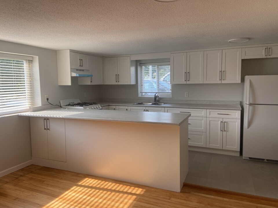 1037 Cornwall St in New Westminster, BC - Building Photo
