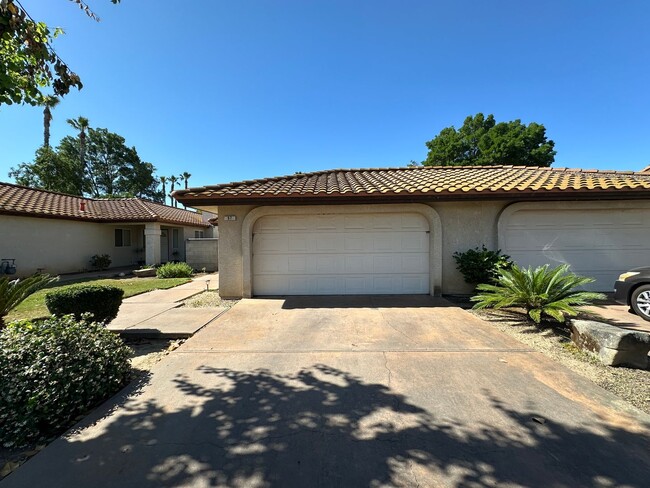97 Rosewood Cir in Madera, CA - Building Photo - Building Photo