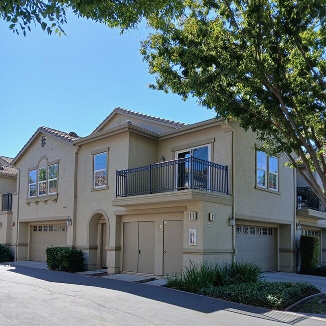 property at 3301 N Park Dr