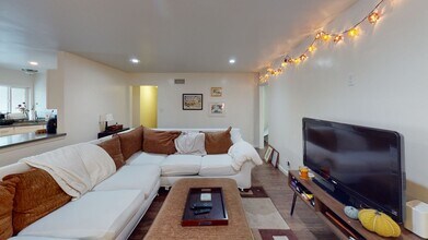 5531 Mary Ln Dr in San Diego, CA - Building Photo - Building Photo