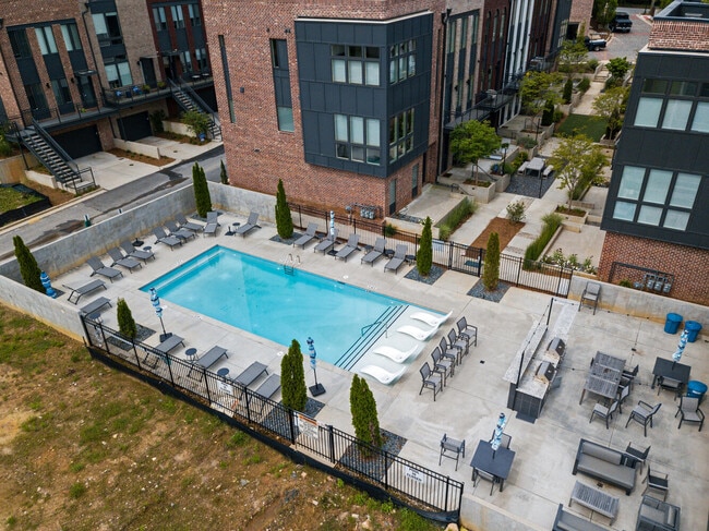 1287 Chelsea Cir NW in Atlanta, GA - Foto de edificio - Building Photo