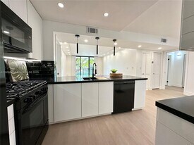 13020 SW 92nd Ave in Miami, FL - Building Photo