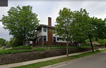 4702 Lyndale Ave S, Unit Arts & Crafts Duplex in Minneapolis, MN - Building Photo - Building Photo