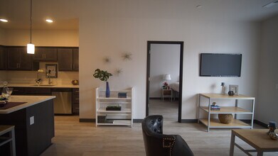 316 Maddie in Iowa City, IA - Foto de edificio - Building Photo