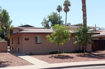 Sunrise Villas in Phoenix, AZ - Foto de edificio - Building Photo
