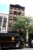 339 W 44th St in New York, NY - Building Photo