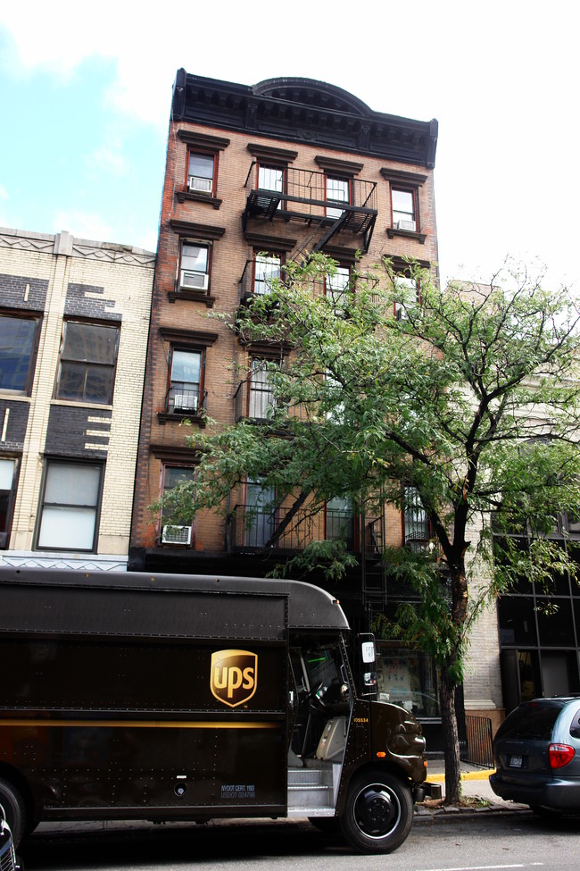 339 W 44th St in New York, NY - Building Photo - Building Photo