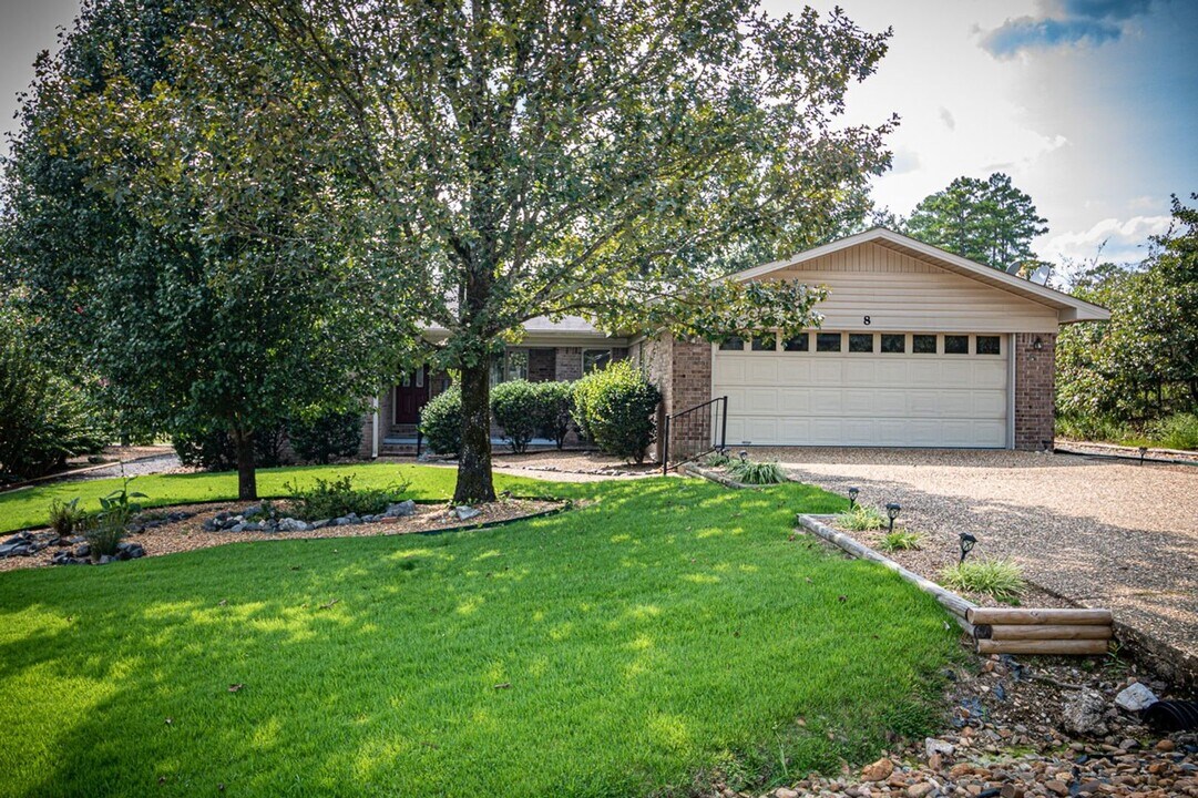 8 Ochavo Way in Hot Springs, AR - Building Photo