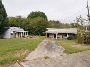 4234 Main St in Oakwood, GA - Building Photo - Building Photo