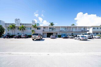 Biarritz Place in Miami Beach, FL - Building Photo - Building Photo