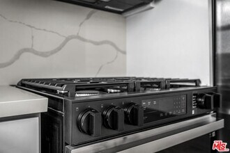 4701 Saturn St in Los Angeles, CA - Building Photo - Building Photo