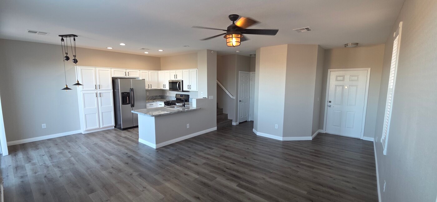 658 Integrity Point Ave in Henderson, NV - Building Photo