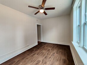 98 Montgomery St in Poughkeepsie, NY - Foto de edificio - Building Photo