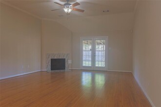 21010 Carmel Valley Dr in Katy, TX - Foto de edificio - Building Photo