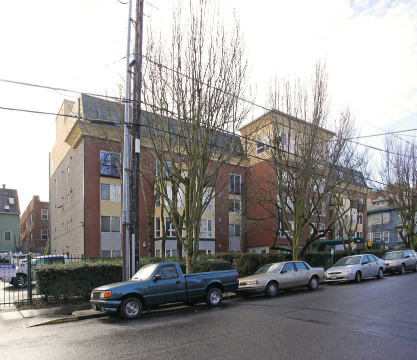 Kearney Court Apartments in Portland, OR - Building Photo