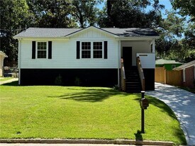 161 Stanhope Cir NW in Atlanta, GA - Building Photo