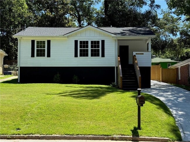 property at 161 Stanhope Cir NW