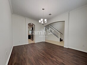 2213 Oak Cir Dr N in Conroe, TX - Foto de edificio - Building Photo