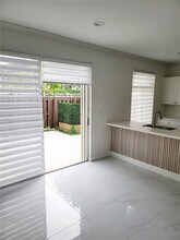 5621 NW 112th Ct in Doral, FL - Building Photo - Building Photo