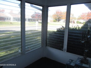 530A Portsmouth Dr in Lakewood, NJ - Building Photo - Building Photo