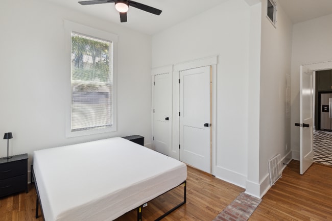 1133 E Henry St in Savannah, GA - Foto de edificio - Building Photo