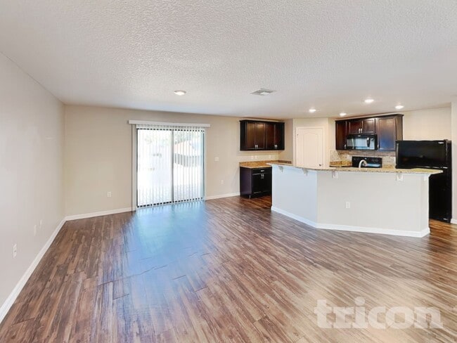 866 N Fairbanks Dr in Deltona, FL - Building Photo - Building Photo