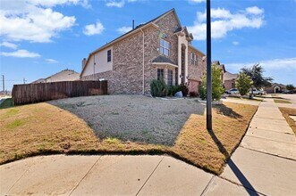 2013 San Marino Ln in Lewisville, TX - Building Photo - Building Photo