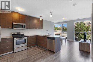 318 Spruce St, Unit 210 in Waterloo, ON - Building Photo
