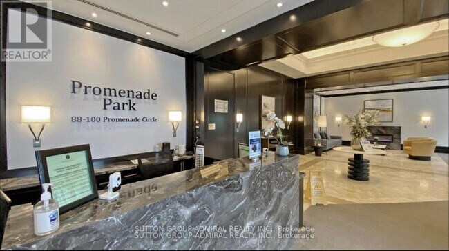 100 Promenade Cir in Vaughan, ON - Building Photo - Building Photo