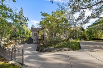 253 Hillview Ave in Los Altos, CA - Building Photo - Building Photo