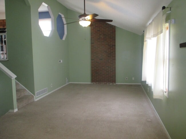 1367 Parkside Dr in Junction City, KS - Building Photo - Building Photo